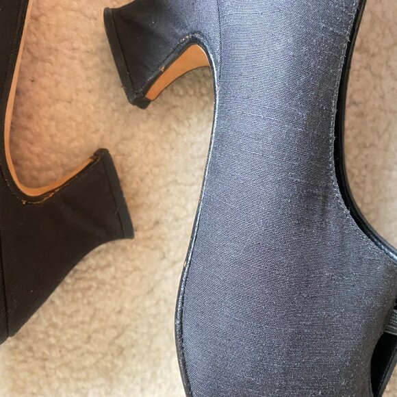 Kenneth Cole Silk pumps- elegant size 9.5 - Picture 6 of 7